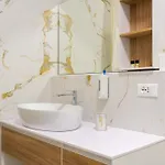 Fondamenta Della Misericordia By Bealux Srl * ונציה